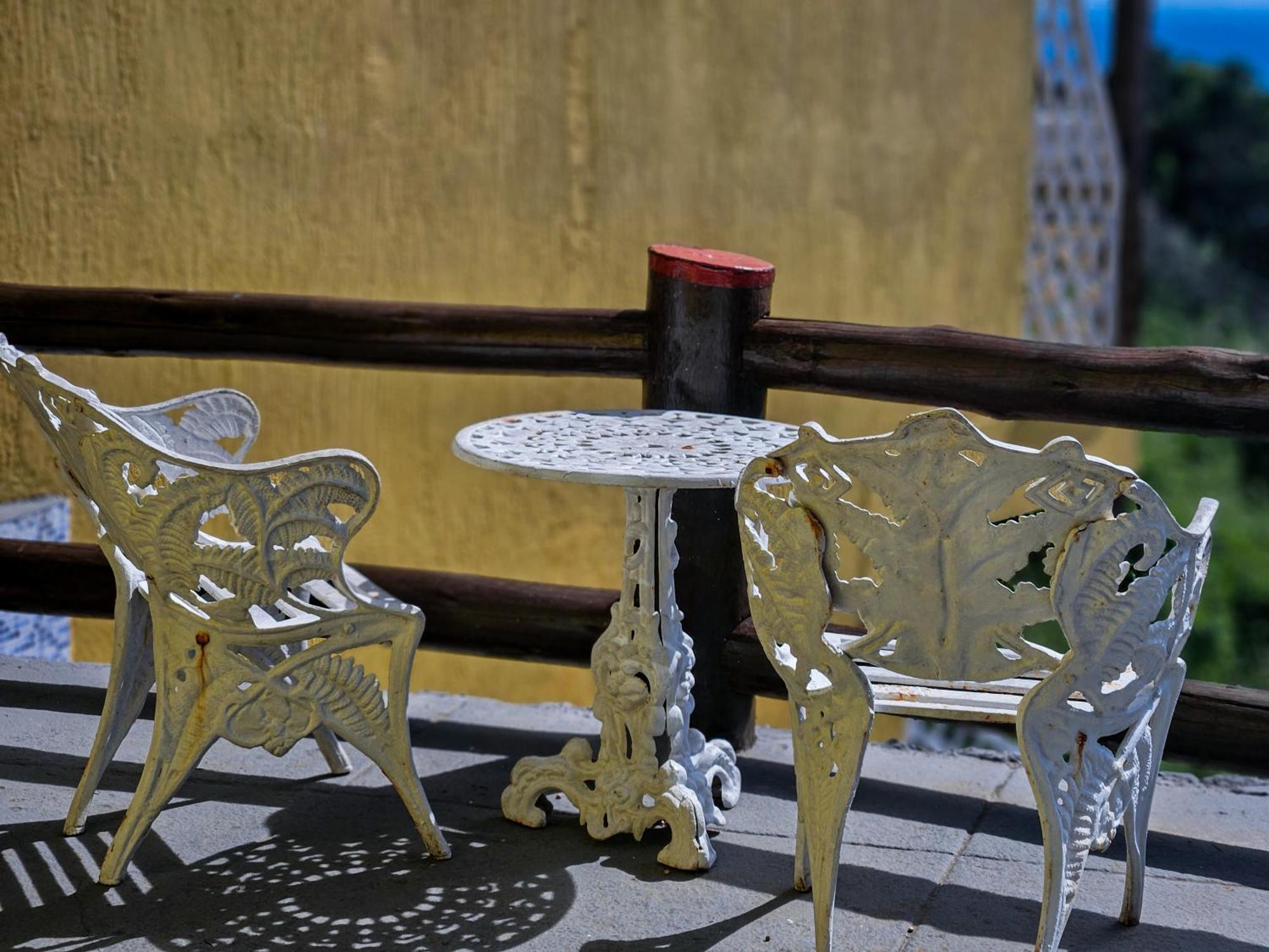 Bella Vista Ocean View Hotell Búzios Eksteriør bilde A set of miniature furniture