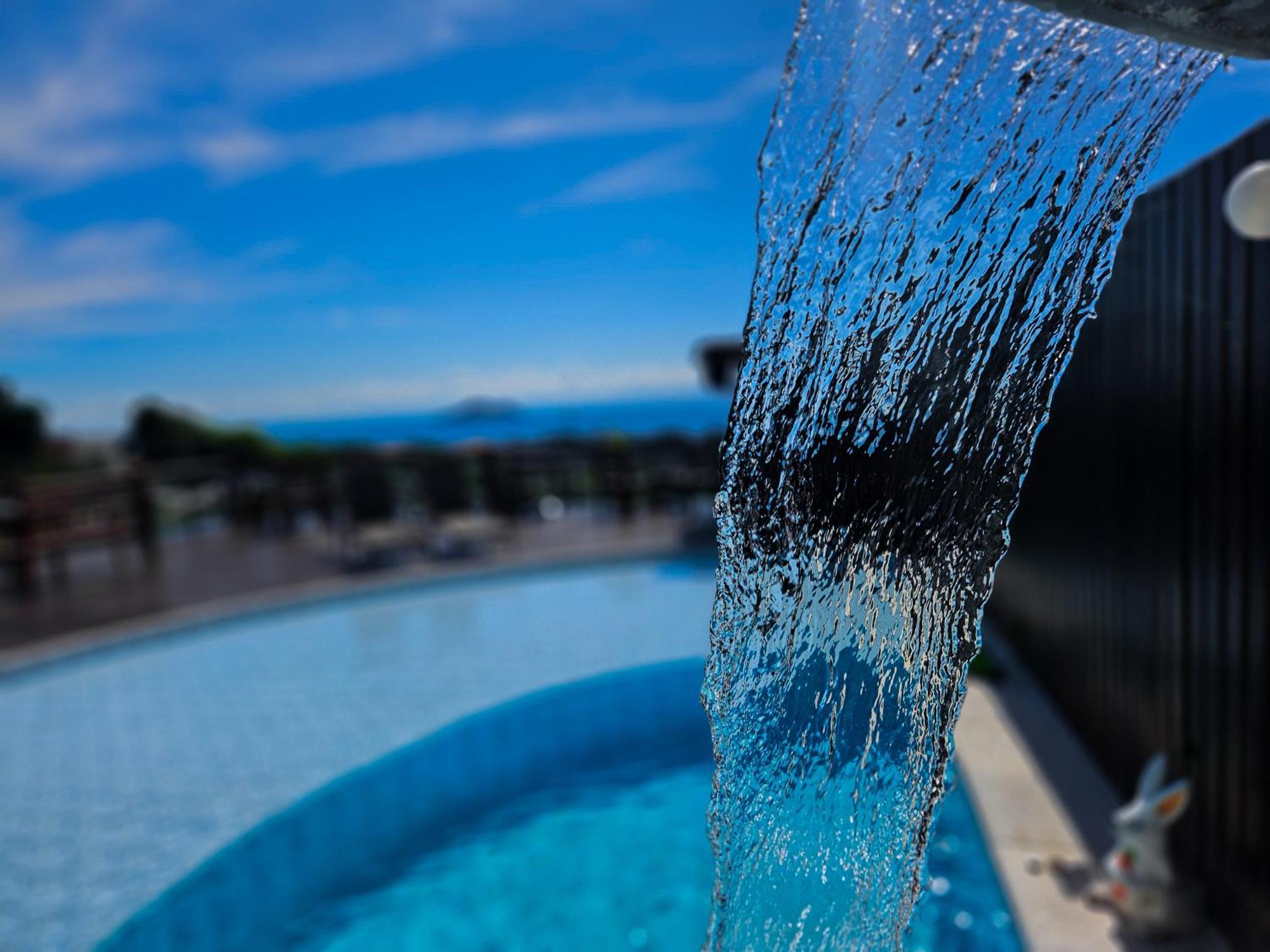 Bella Vista Ocean View Hotell Búzios Eksteriør bilde A shower at a swimming pool